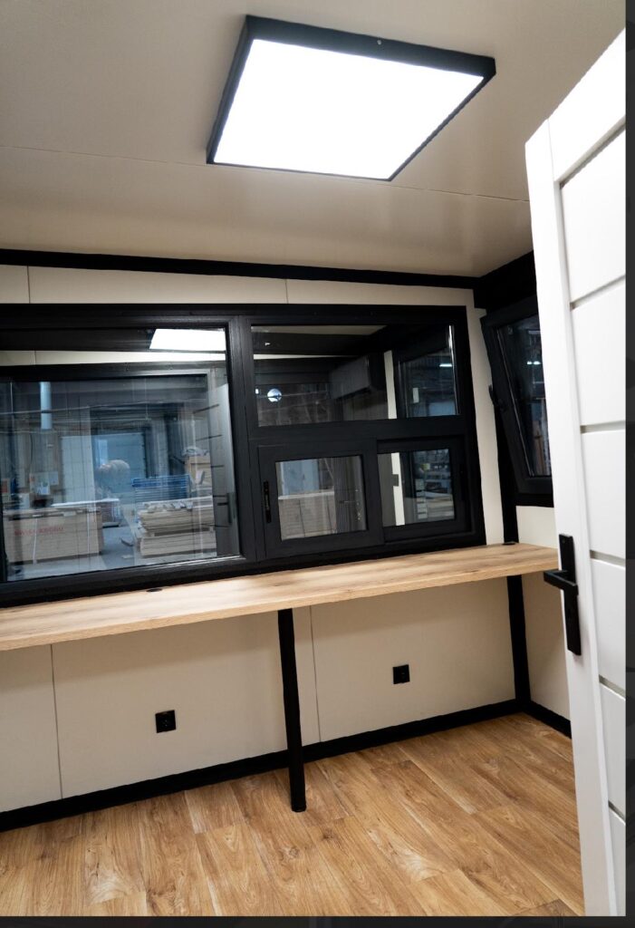 Kontener 7x3 z zapleczem socjalnym i klimatyzacją (7)