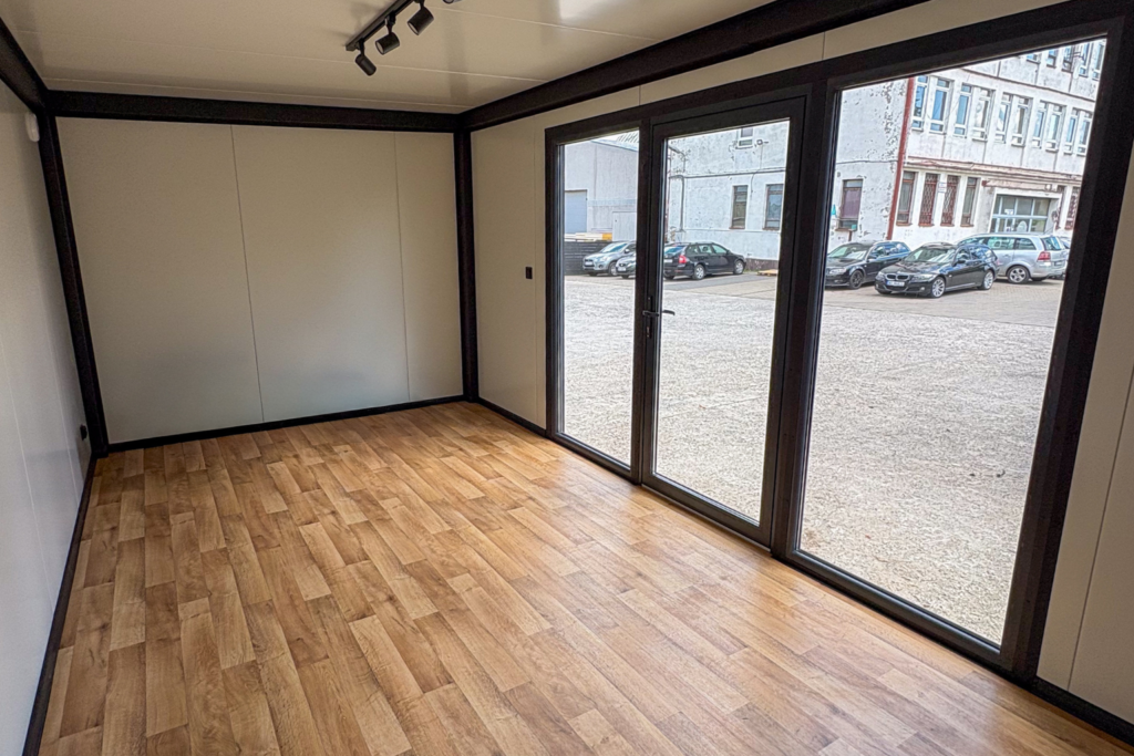 Kontener Biurowy 6x3 Powierzchnia użytkowa 18,00 m² Dostępny od ręki (2)